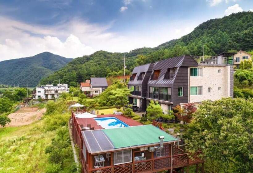 Hongcheon Lama Richa Pension