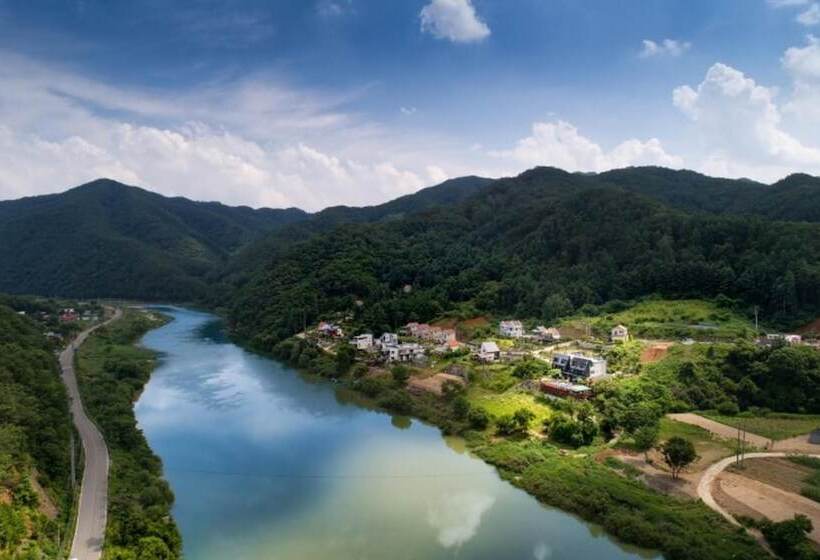 Hongcheon Lama Richa Pension