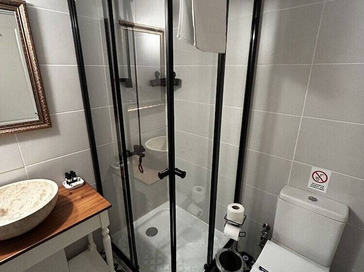 فندق فئة نجمة واحدة 1870 Taş Konak Otel   Sanat Sokağı