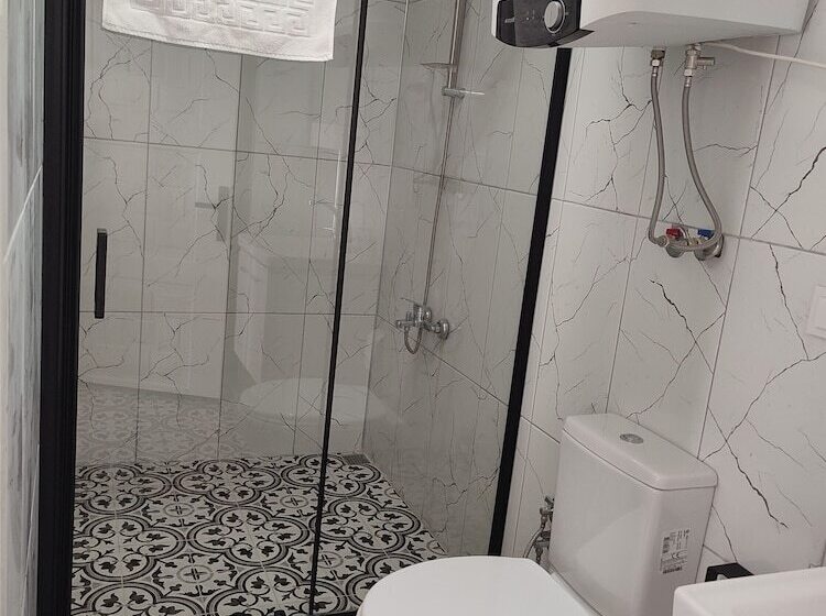 مسافرخانه İmroz Begonvil