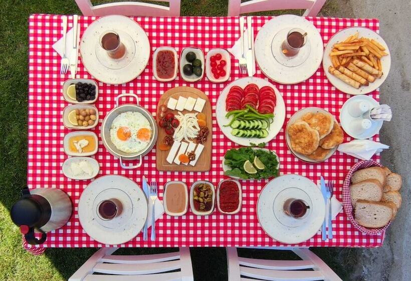 Хостел İmroz Begonvil