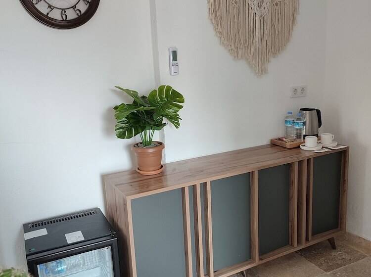 여관 İmroz Begonvil