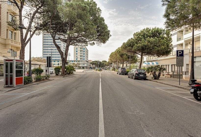 مسافرخانه Villa Maria