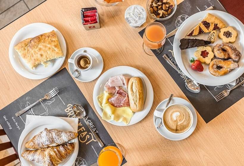 مسافرخانه Villa Maria