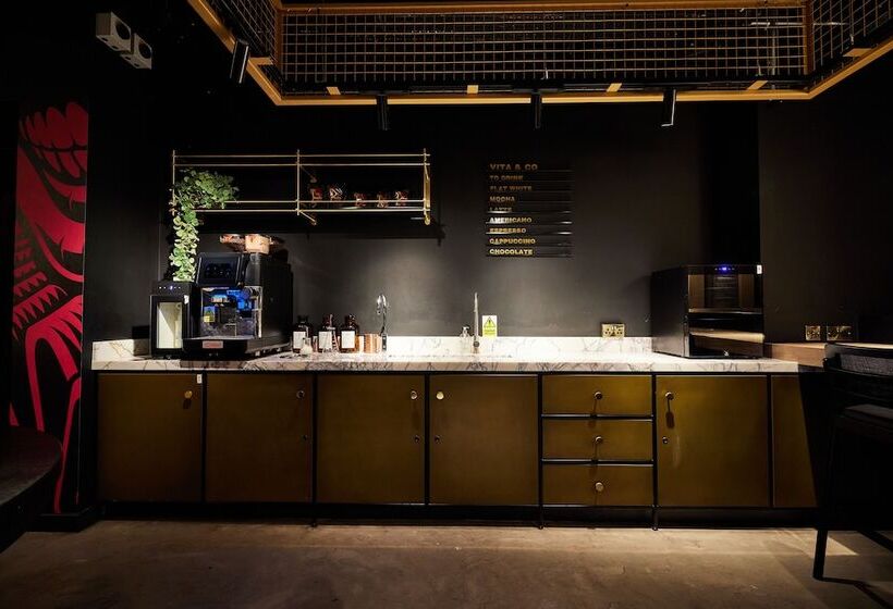 בית מלון כפרי Joivy At Vita London