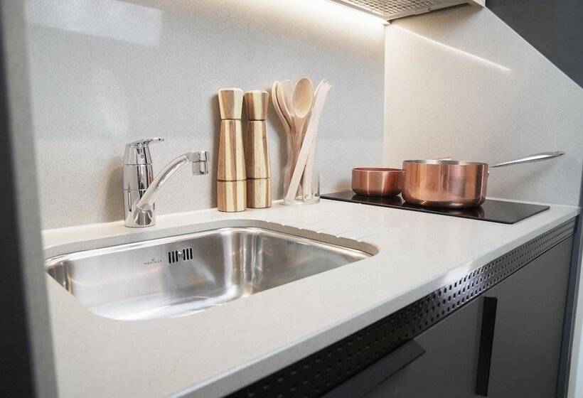 בית מלון כפרי Joivy At Vita London