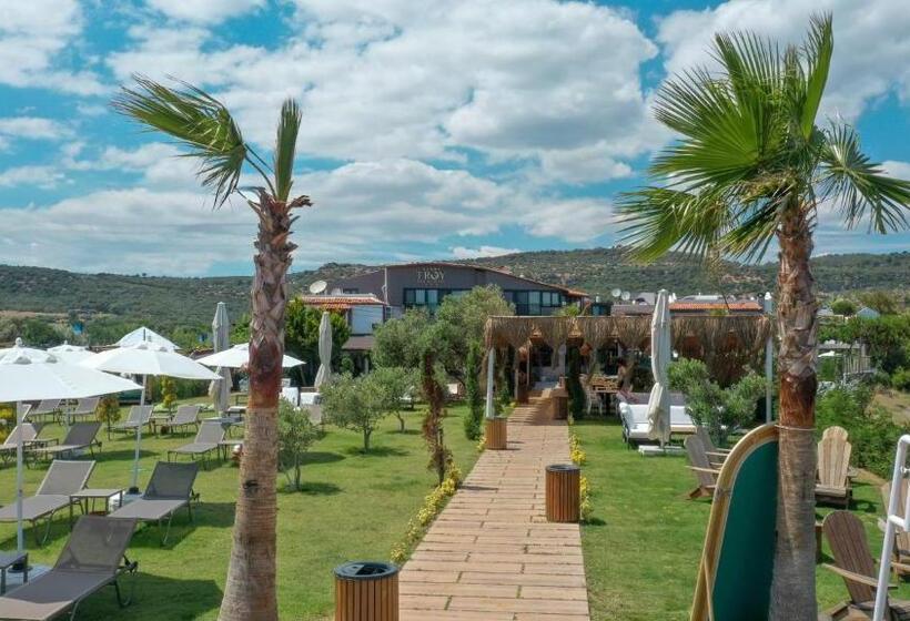 בית מלון כפרי Assos Troy Beach