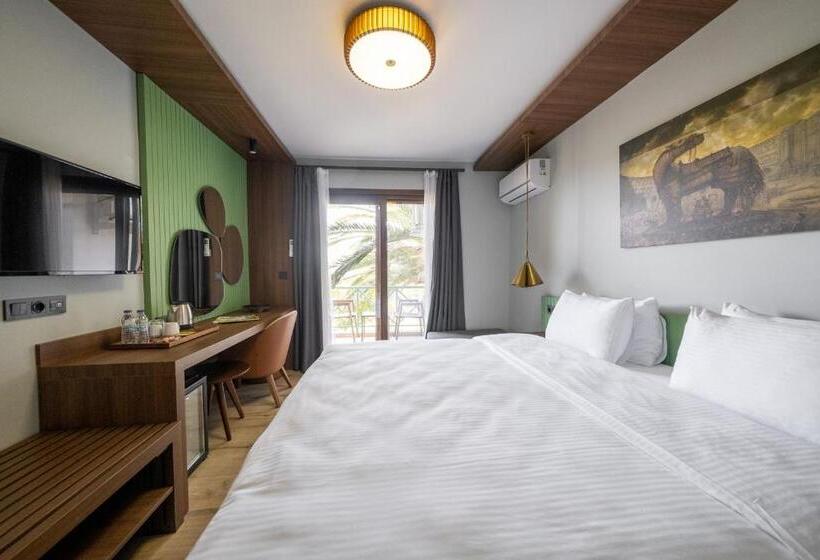 בית מלון כפרי Assos Troy Beach