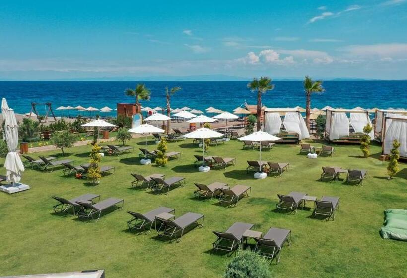 בית מלון כפרי Assos Troy Beach