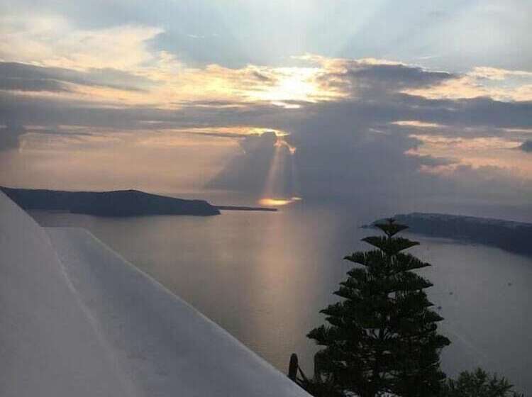 בית מלון כפרי Caldera S Majesty