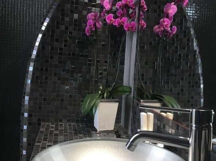 בית מלון כפרי Caldera S Majesty