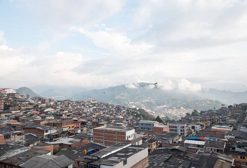 בית מלון כפרי Capzule Inn