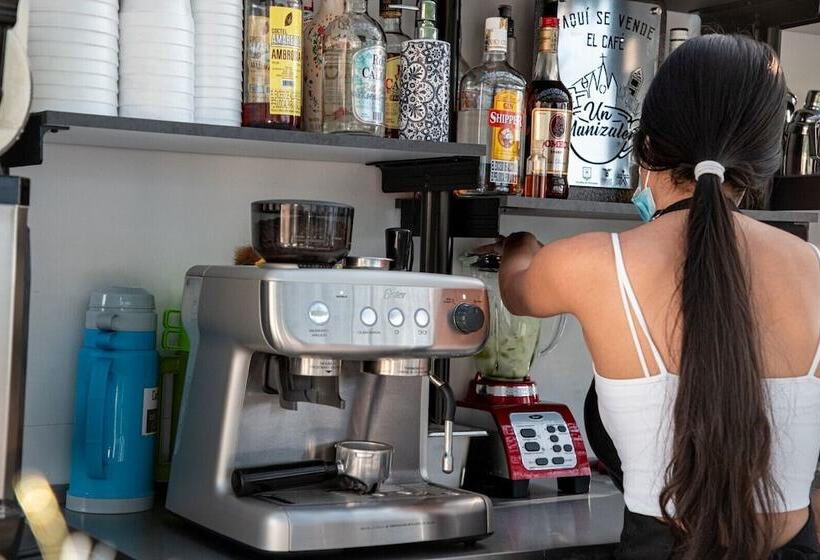 בית מלון כפרי Capzule Inn