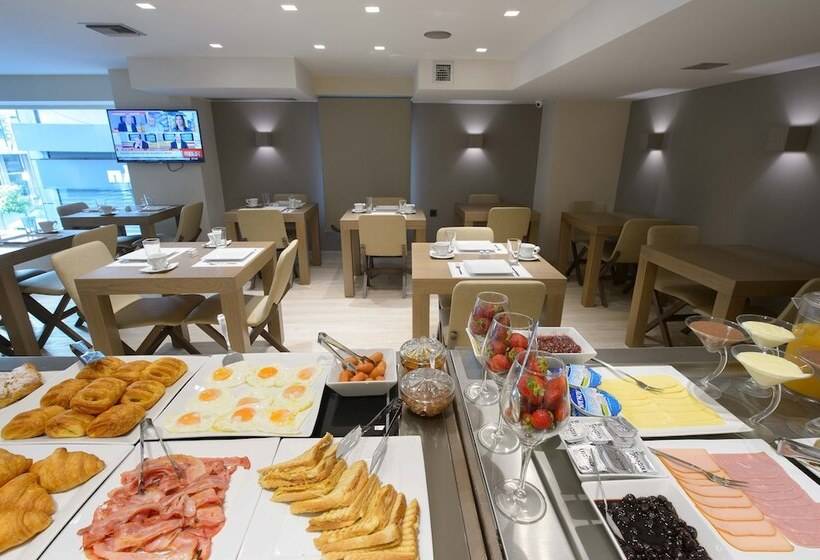 בית מלון כפרי Castello City