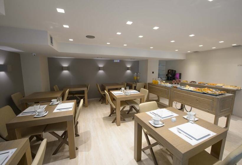 בית מלון כפרי Castello City