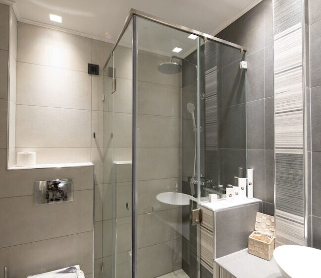 בית מלון כפרי Castello City