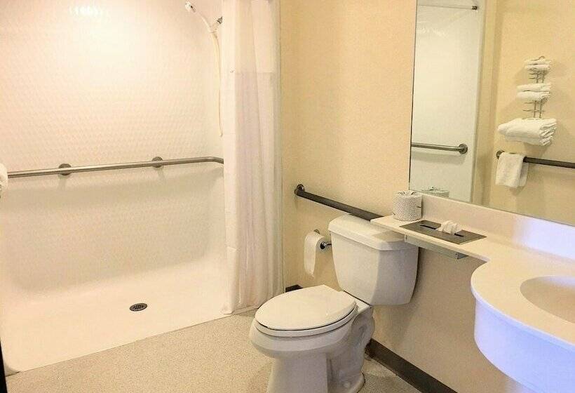 Отель Chadron Inn & Suites