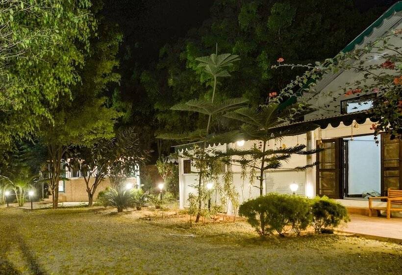 Отель Corbett Hills Resort