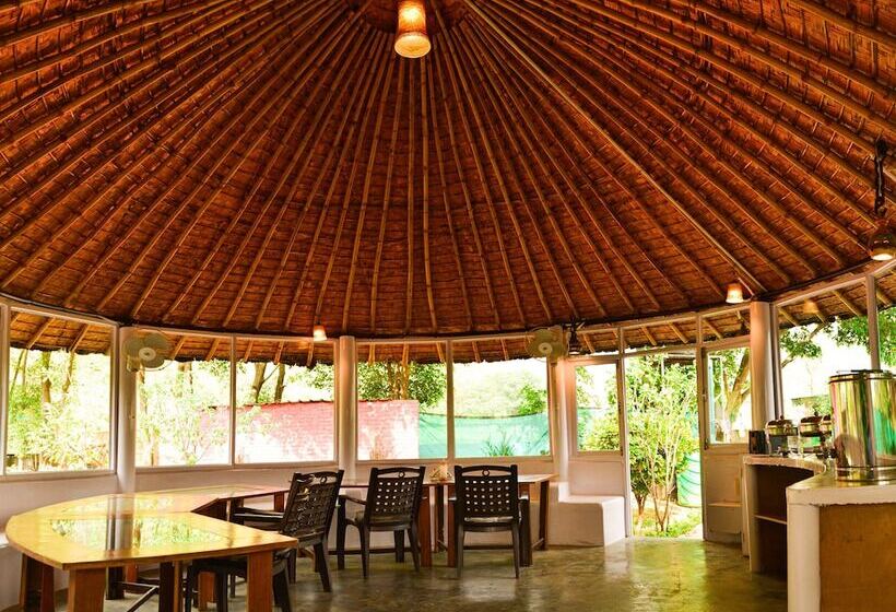 Отель Corbett Hills Resort