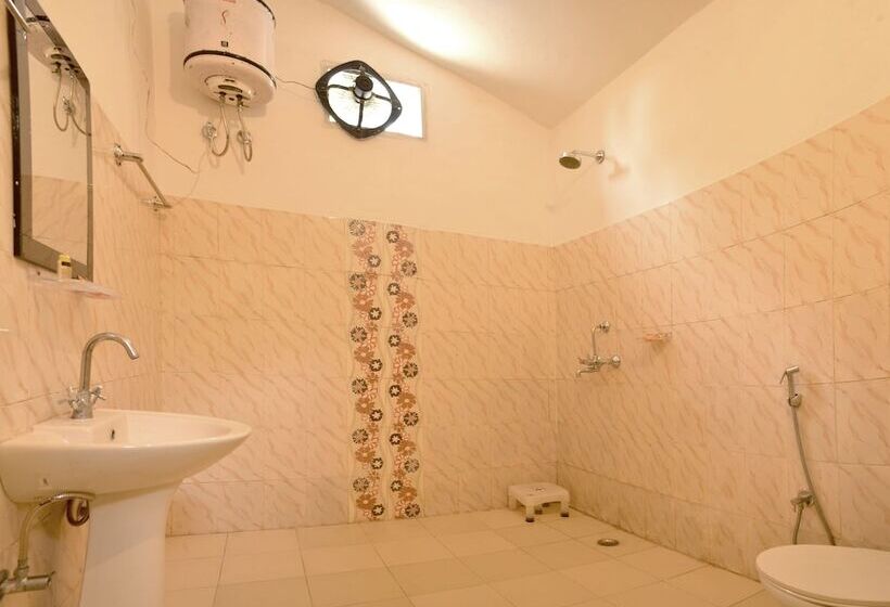 Отель Corbett Hills Resort