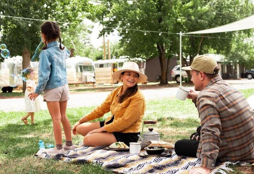 호텔 Corduroy Boutique Lodge