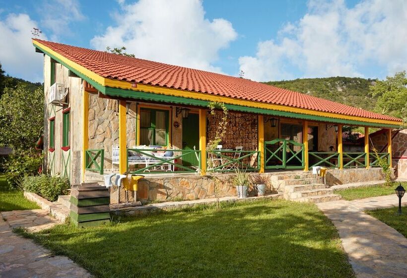 בית מלון כפרי Dachas Cove