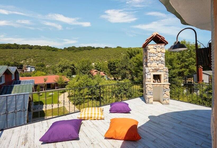 בית מלון כפרי Dachas Cove