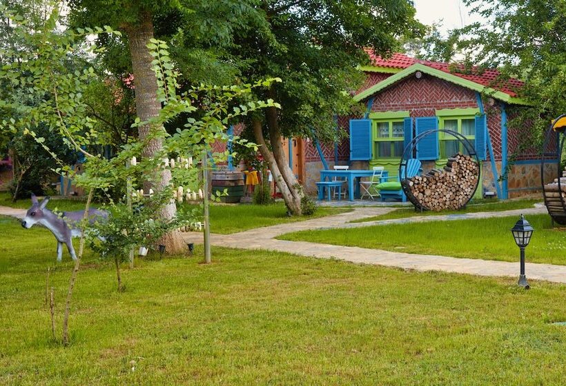 בית מלון כפרי Dachas Cove