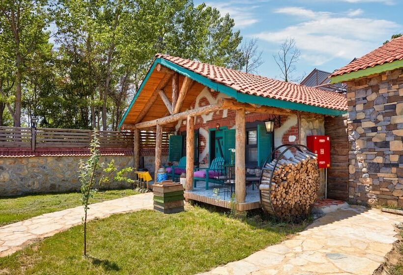 בית מלון כפרי Dachas Cove