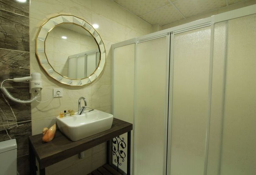 هتل Daphne Luxury Rooms