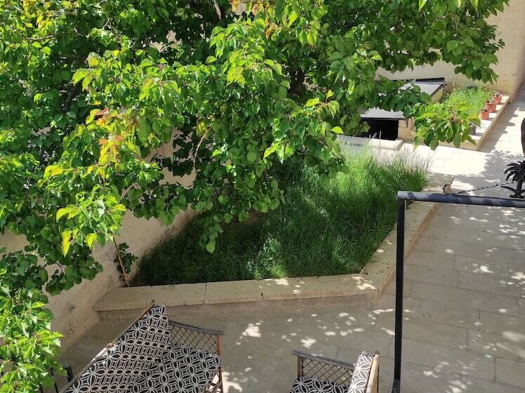 هتل Daphne Luxury Rooms