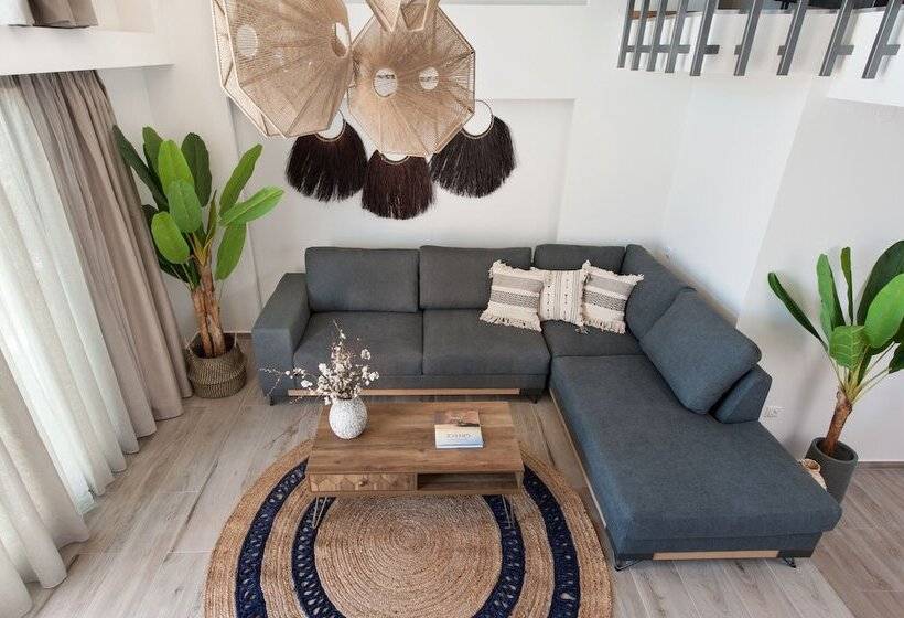 هتل Del Mare Suites