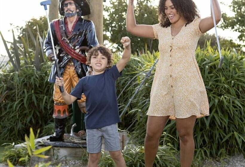 Отель Elite Bluewater Lodge