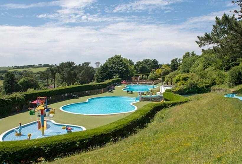 Отель Elite Bluewater Lodge