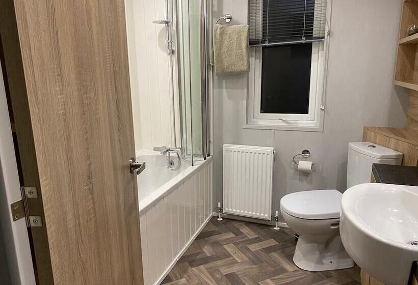 Отель Elite Bluewater Lodge