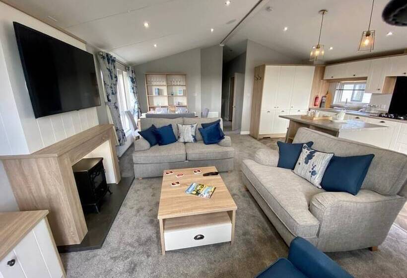 Отель Elite Bluewater Lodge