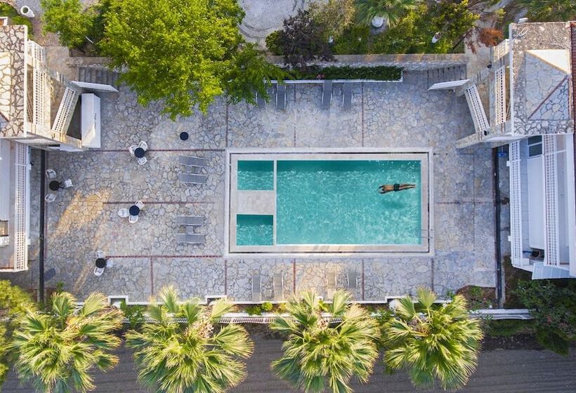 酒店 Four Sides Bodrum Airport