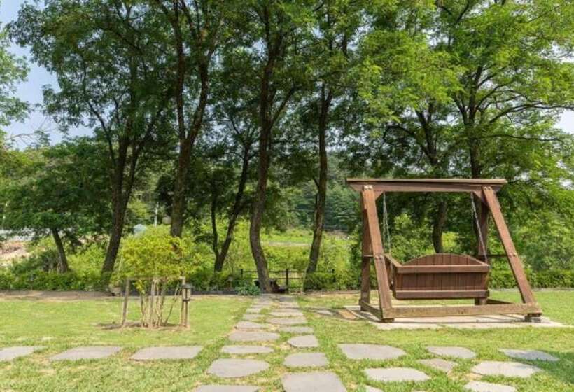 Отель Gangneung Happymong Pension