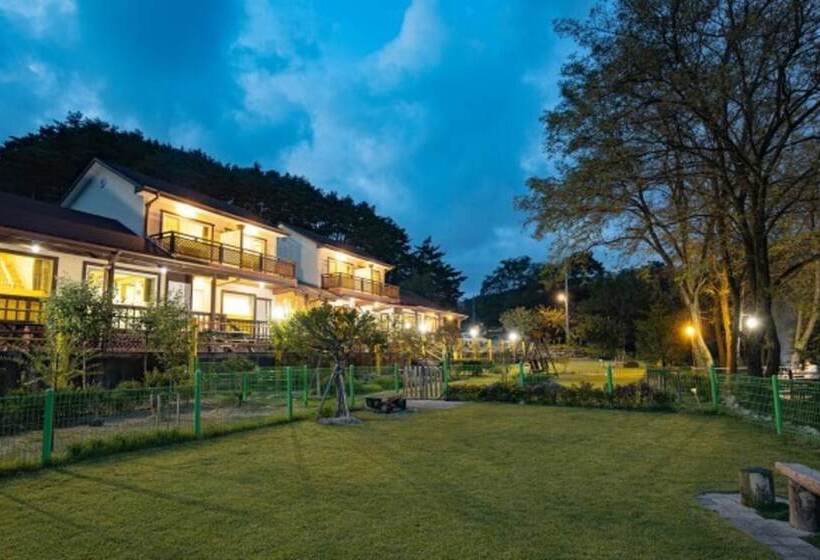 Отель Gangneung Happymong Pension