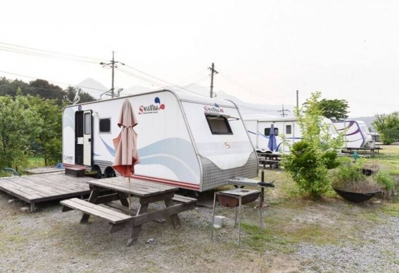 فندق Gapyeong Holiday Caravan Park Pension