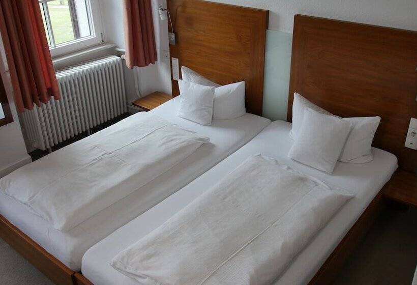 Отель Gasthof Zum Kreuz Escheck