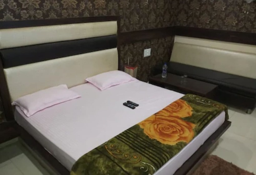 בית מלון כפרי Goroomgo Maitri Hostel Bhilai