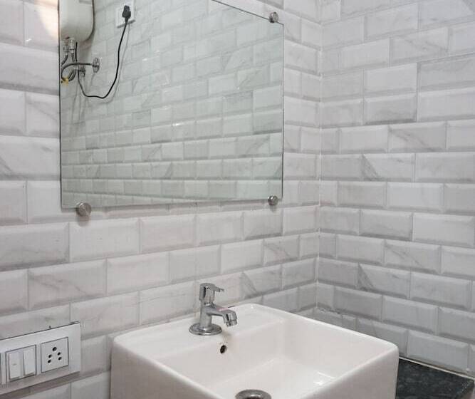 בית מלון כפרי Heritage Inn