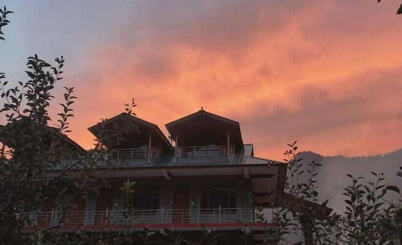 فندق Jojo S Nest