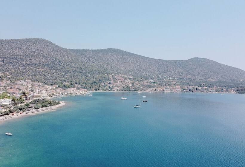 בית מלון כפרי Korfos