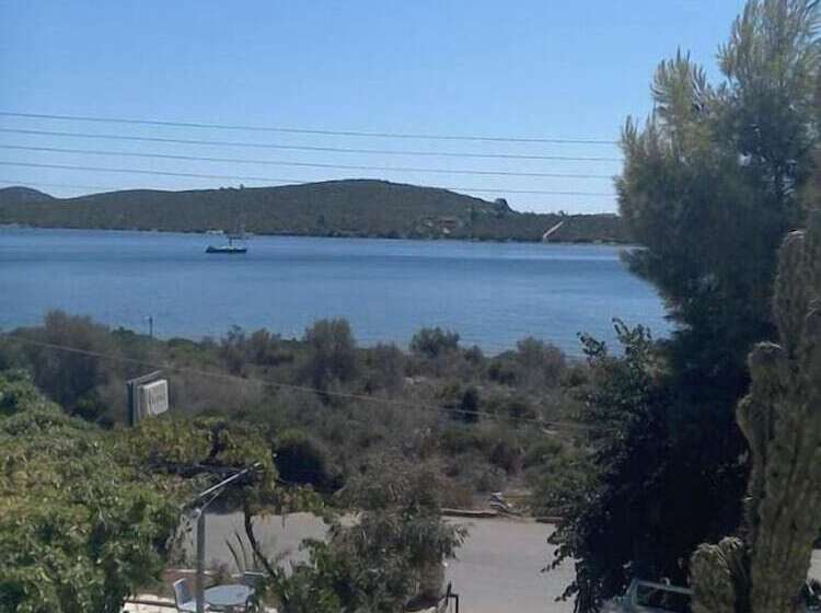 בית מלון כפרי Korfos