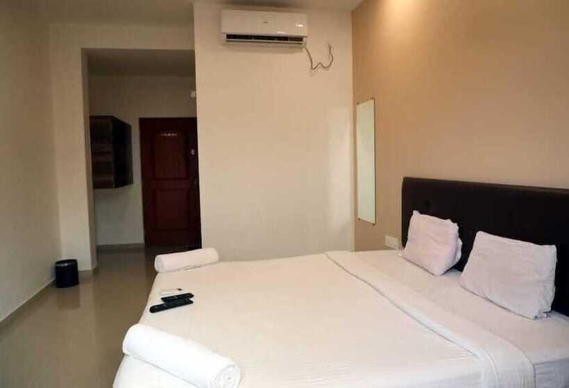 בית מלון כפרי Krushna Express Inn