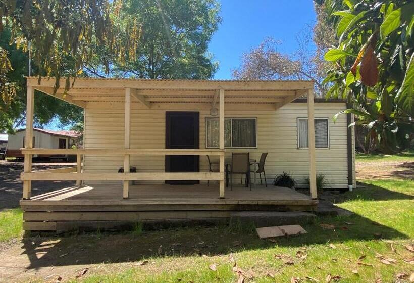 בית מלון כפרי Mansfield Lakeside