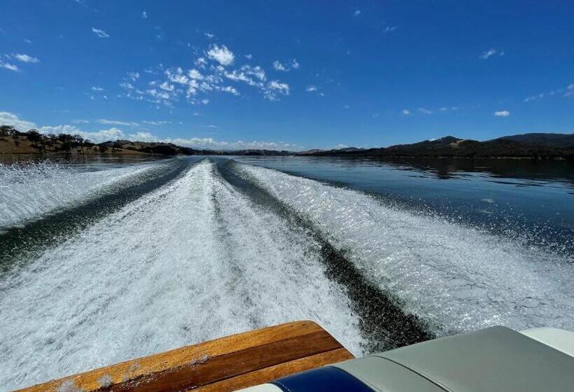 בית מלון כפרי Mansfield Lakeside