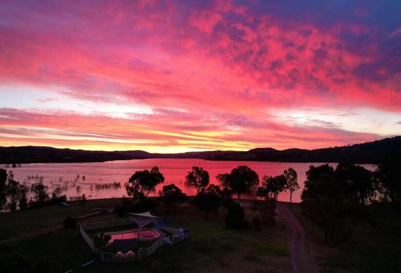 בית מלון כפרי Mansfield Lakeside